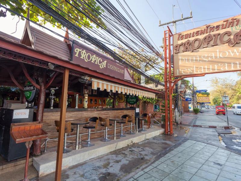 Tropica Bungalow Hotel & Restaurant