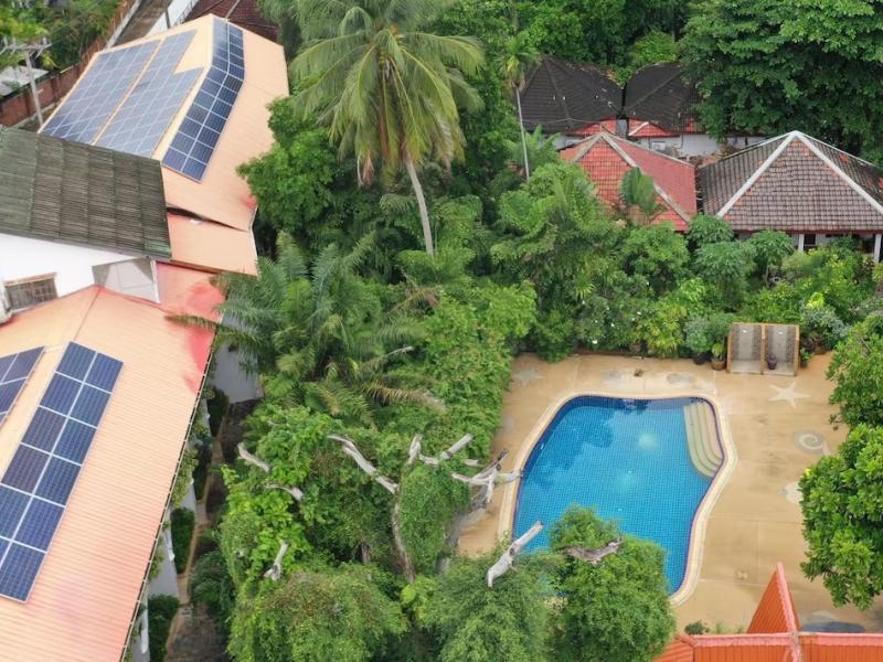 Tropica Bungalow Hotel & Restaurant