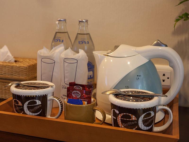 Tropica Bungalow Hotel & Restaurant