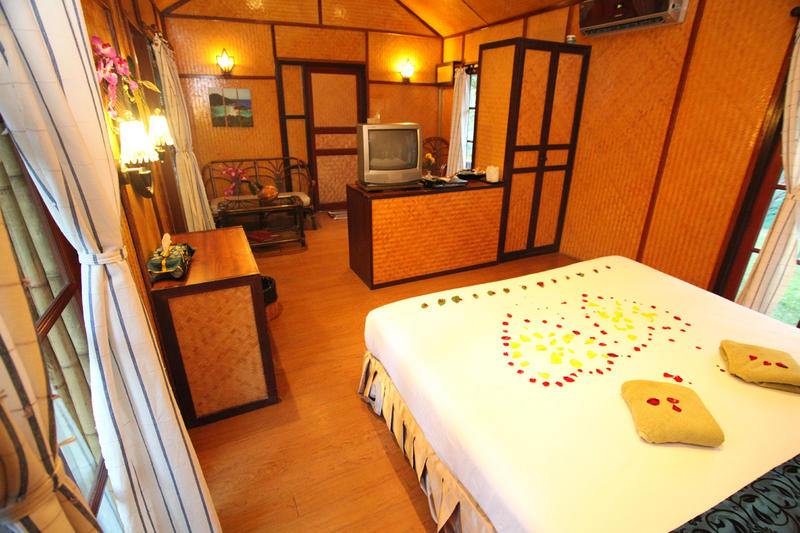 Tropical Garden Lounge Hotel & Resort