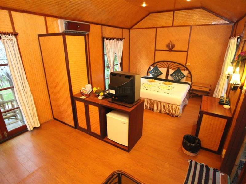 Tropical Garden Lounge Hotel & Resort