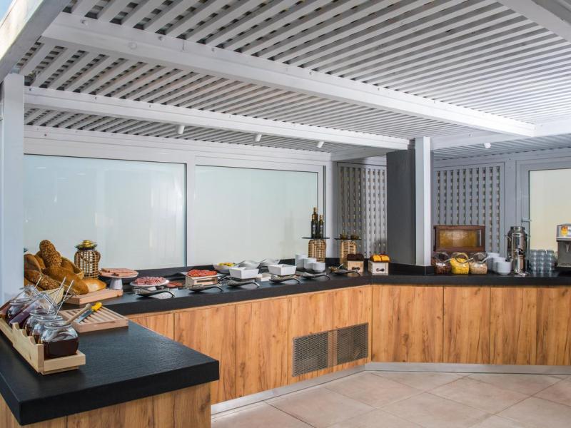 Troulis Apartments Hotel