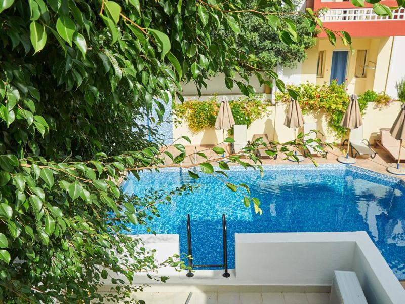 Troulis Apartments Hotel