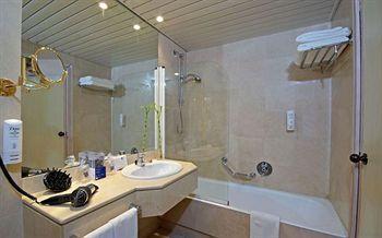 TRYP Cadiz La Caleta Hotel