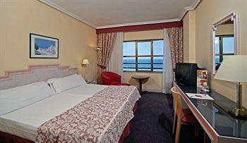TRYP Cadiz La Caleta Hotel