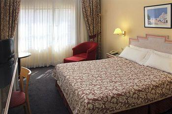 TRYP Cadiz La Caleta Hotel