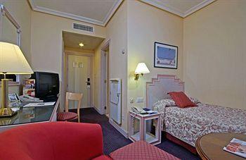 TRYP Cadiz La Caleta Hotel