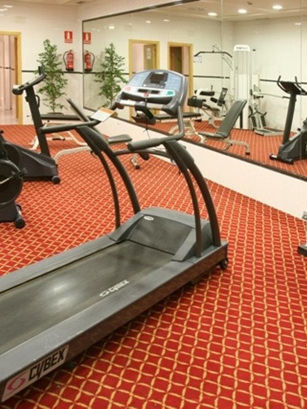 Tryp Leon Hotel