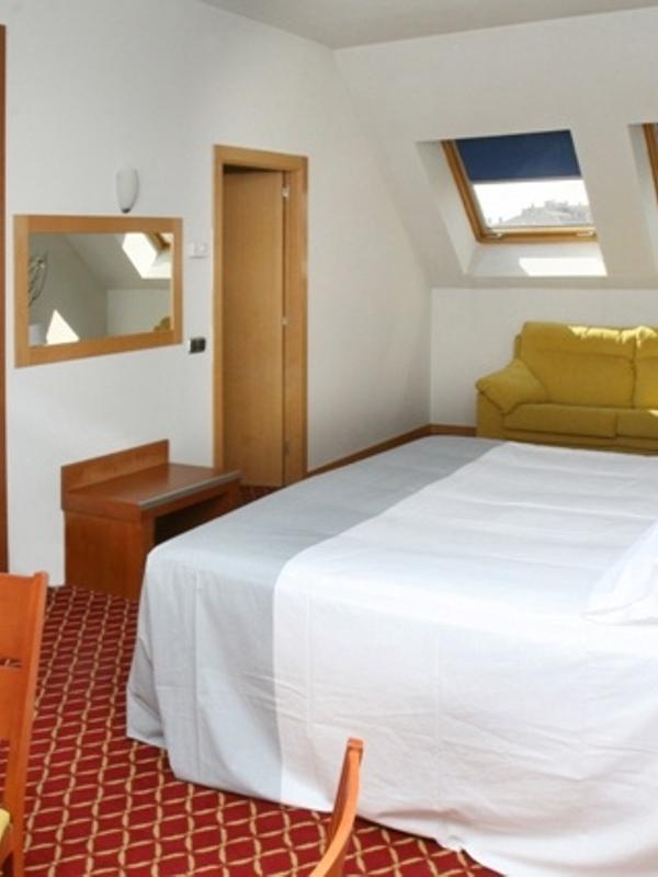 Tryp Leon Hotel