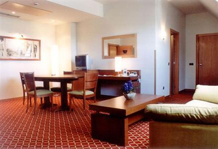 Tryp Leon Hotel