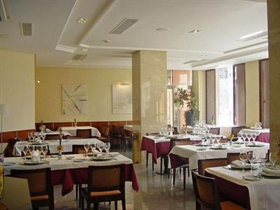 Tryp Leon Hotel