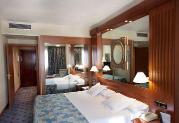 Tryp Sevilla Macarena