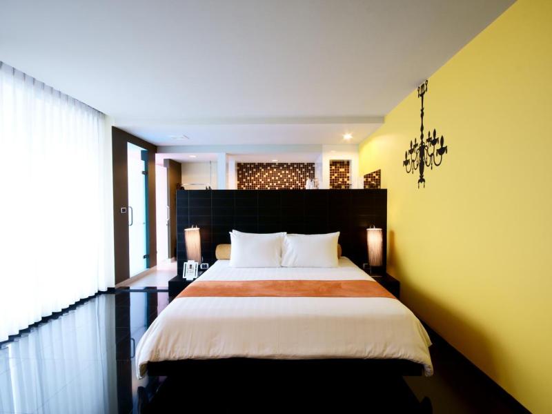 Tsix5 Hotel