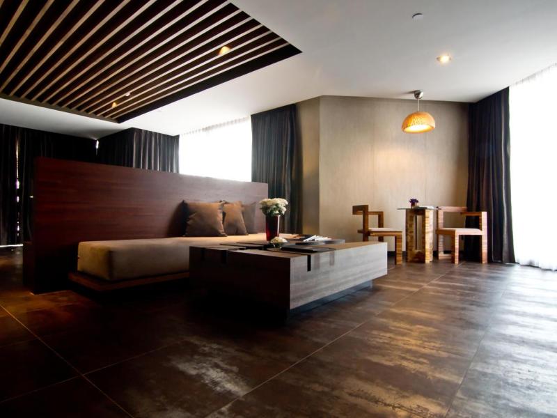 Tsix5 Hotel