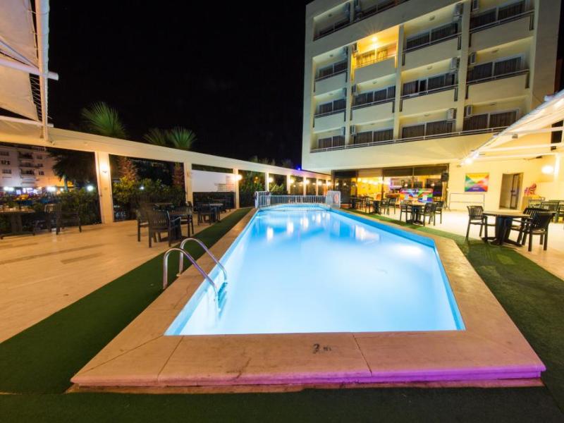 Tuntas Beach Hotel Altinkum