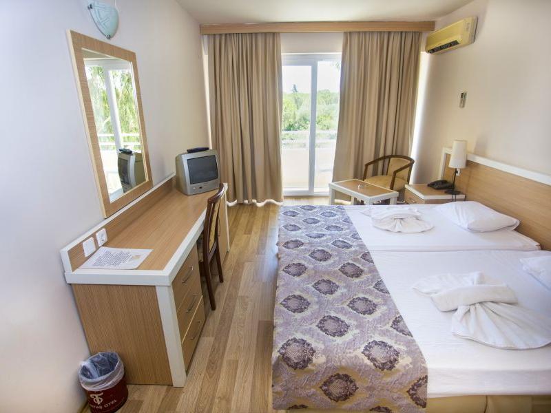 Tuntas Beach Hotel Altinkum