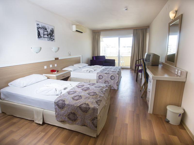 Tuntas Beach Hotel Altinkum