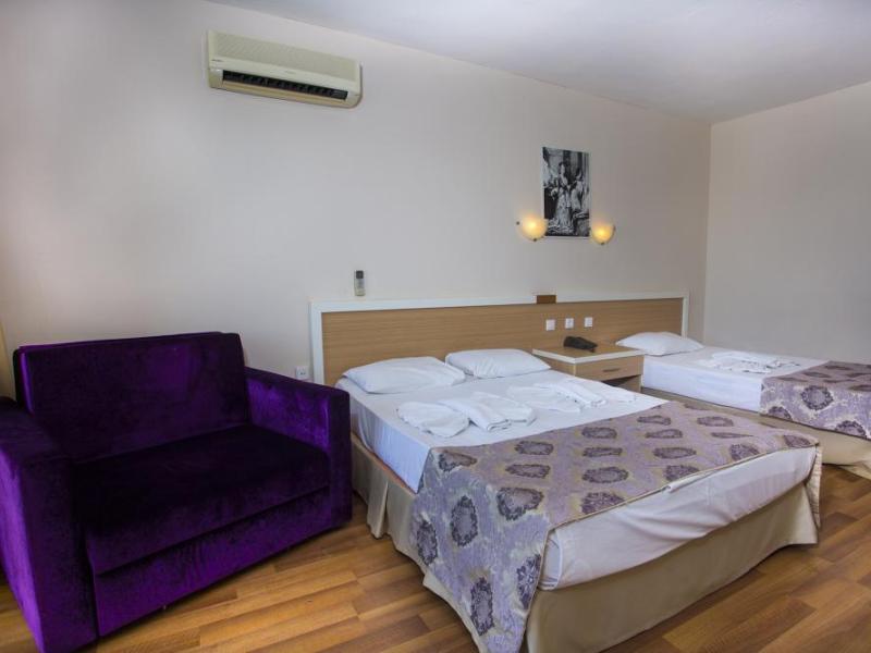 Tuntas Beach Hotel Altinkum