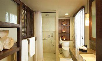 Twin Lotus Resort & Spa