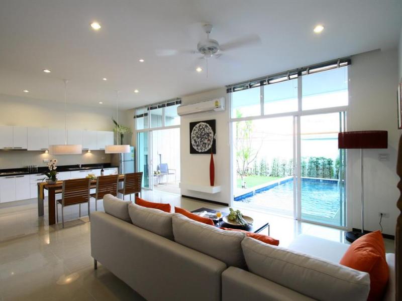 Two Villas Holiday Oriental Style Naiharn Beach