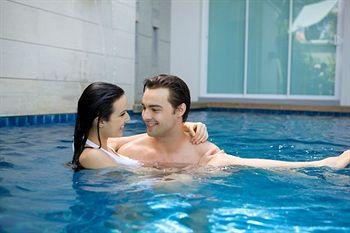 Two Villas Holiday Oriental Style Naiharn Beach