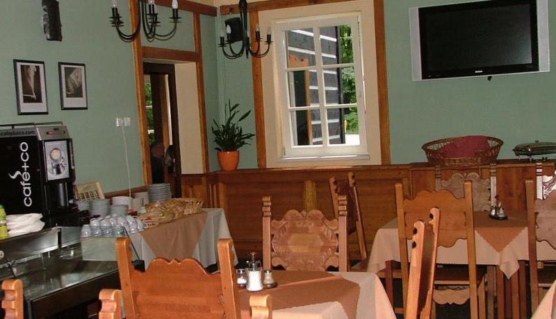Hotel U tri ruzi