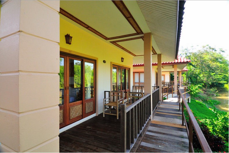 Uthai River Lake Resort