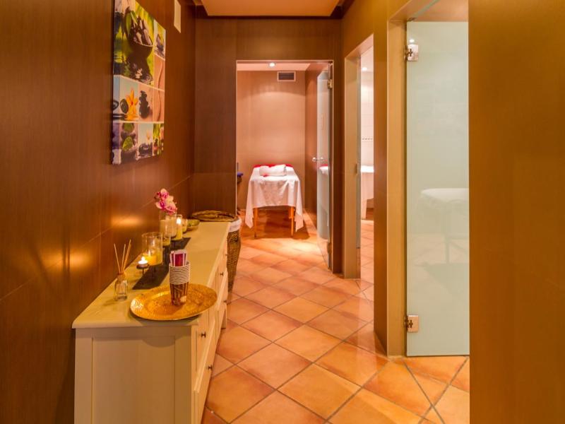 Golden Bahia De Tossa & Spa