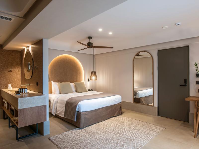 Paralos Venus Suites