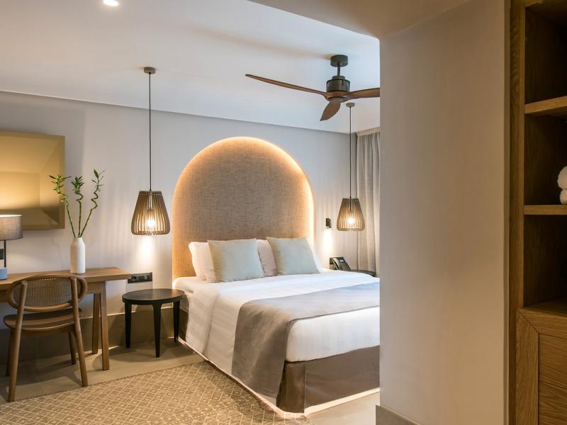 Paralos Venus Suites