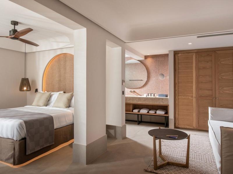 Paralos Venus Suites