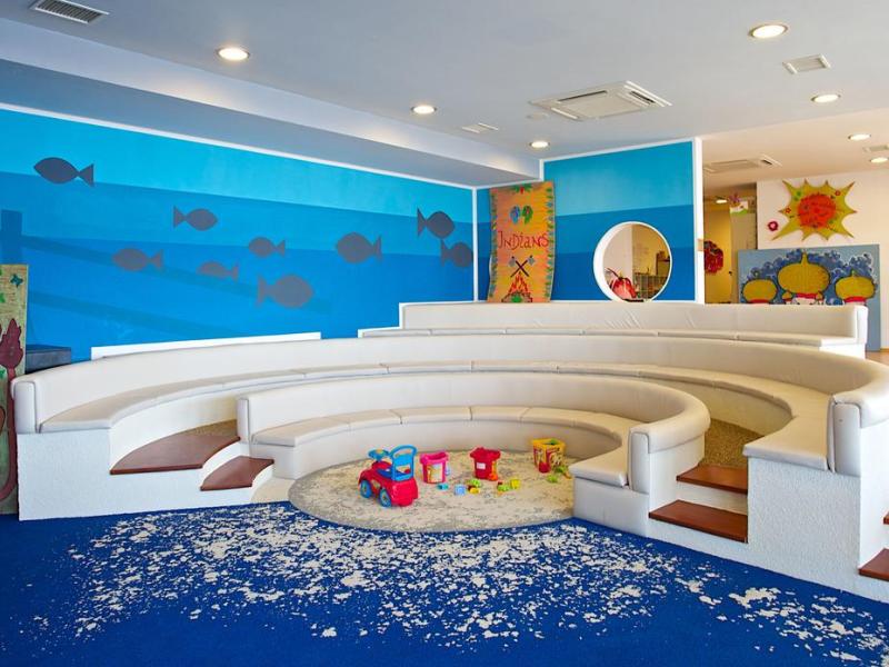 Verudela Beach & Villa Resort