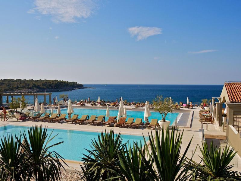 Verudela Beach & Villa Resort