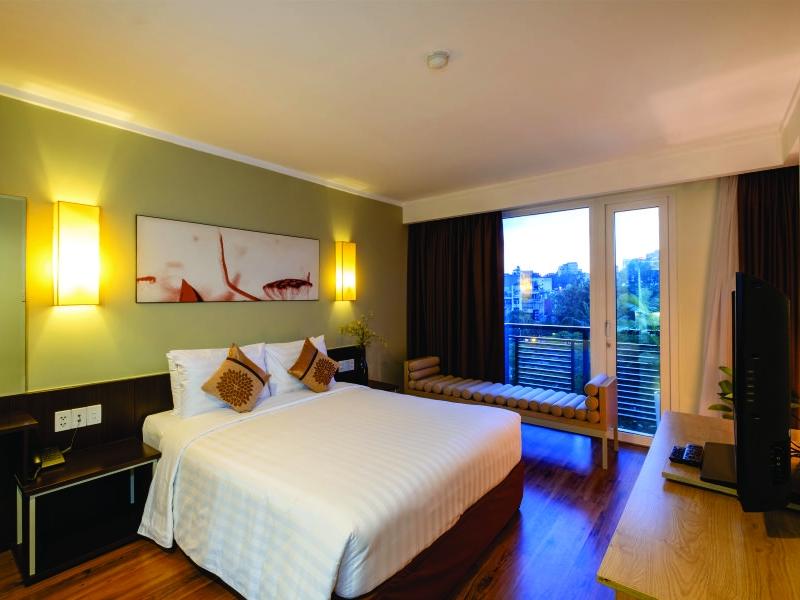 Vien Dong Hotel (275A Pham Ngu Lao)