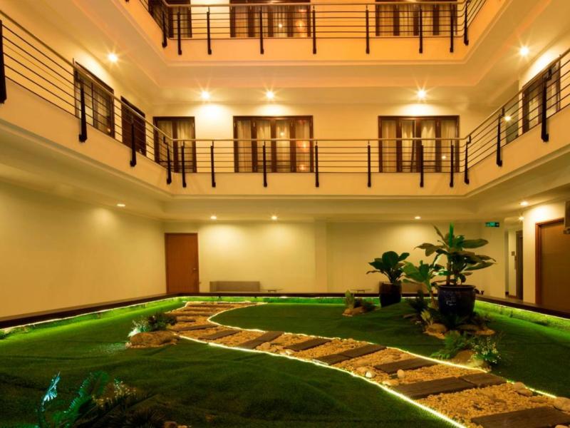 Vien Dong Hotel (275A Pham Ngu Lao)