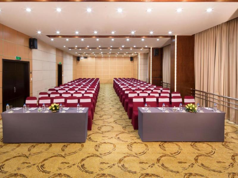 Vien Dong Hotel (275A Pham Ngu Lao)