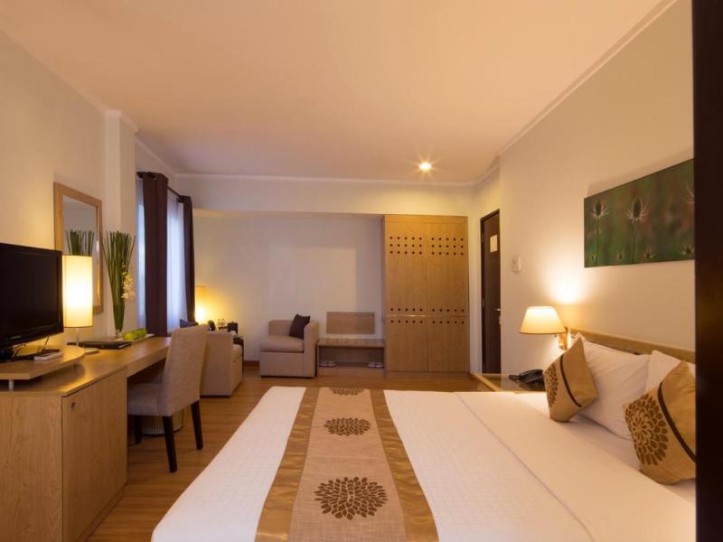 Vien Dong Hotel (275A Pham Ngu Lao)