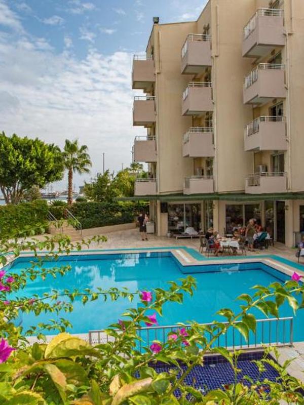 Viking Nona Beach Hotel