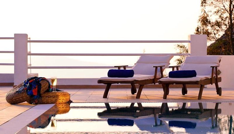 Adamant Suites