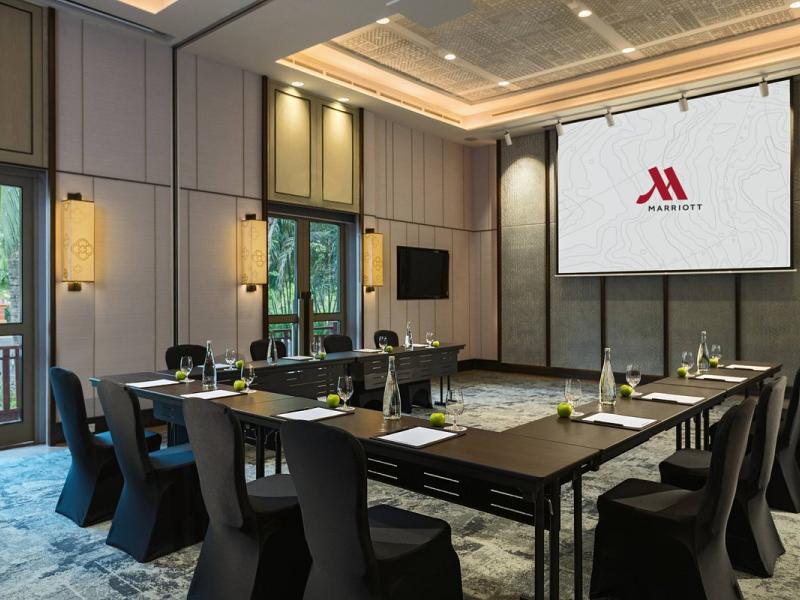 Phuket Marriott Resort & Spa Naiyang Beach