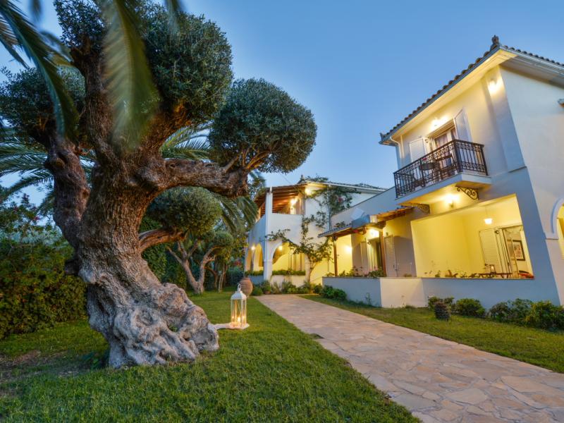 Villa Phoenix Apartments & Studios