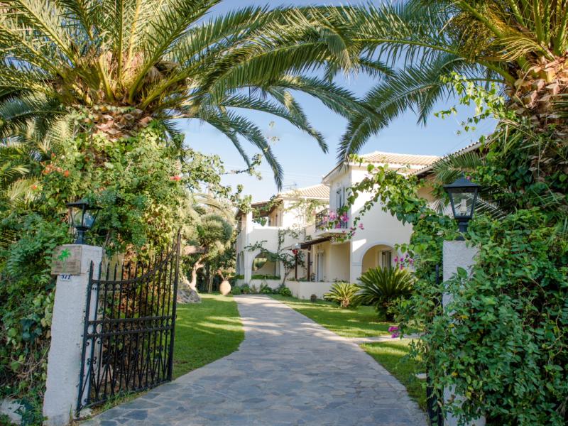 Villa Phoenix Apartments & Studios