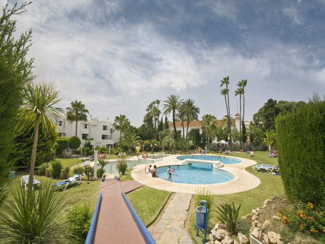 Ona Campanario Aparthotel