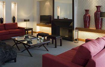 Viva Marinha Hotel & Suites