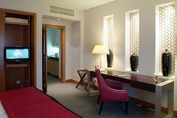 Viva Marinha Hotel & Suites