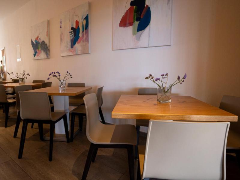 Vrachia Beach Hotel & Suites