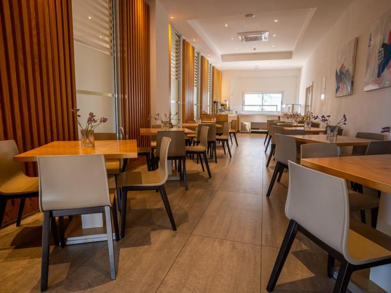 Vrachia Beach Hotel & Suites