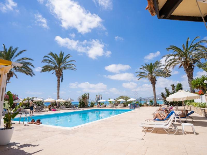 Vrachia Beach Hotel & Suites