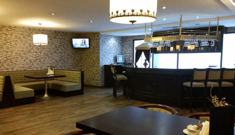 Adela Hotel 