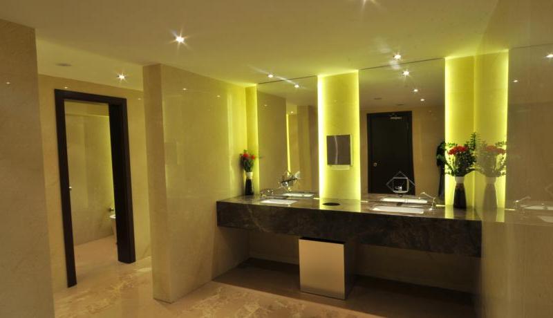 Adela Hotel 